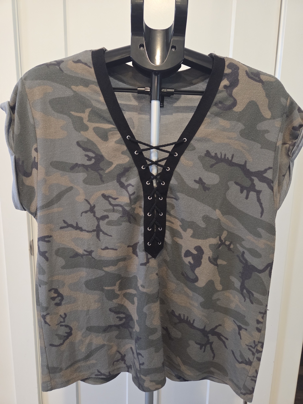117. Rock & Republic Womenโs Camo Lace-Up V-Neck Top - Green